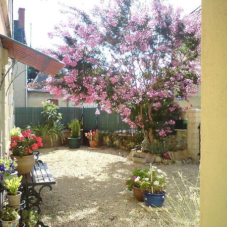 Les Trois Puits Bed and Breakfast Brion-pres-Thouet Buitenkant foto